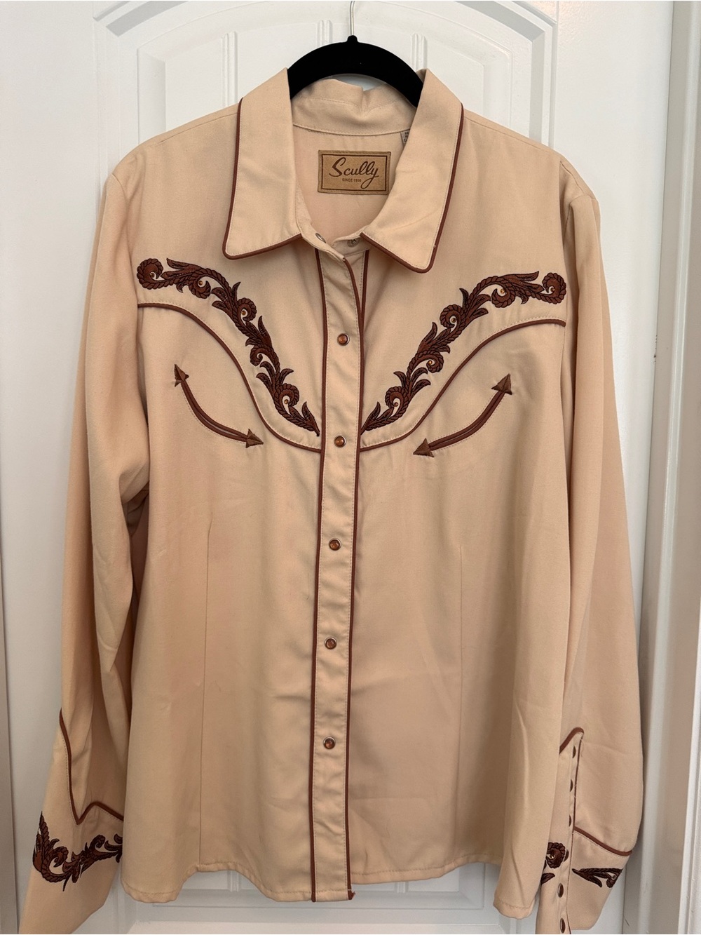 Scully Beige Shirt with Black Collar Trim